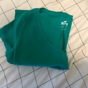 v-neck baby tee, hollister, size medium, new with tags